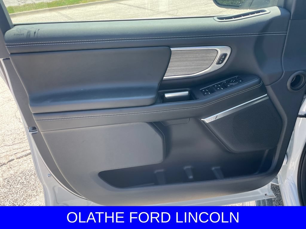 New 2026 Ford Expedition Max Platinum w/ Driver's Package AWD/4WD image 11