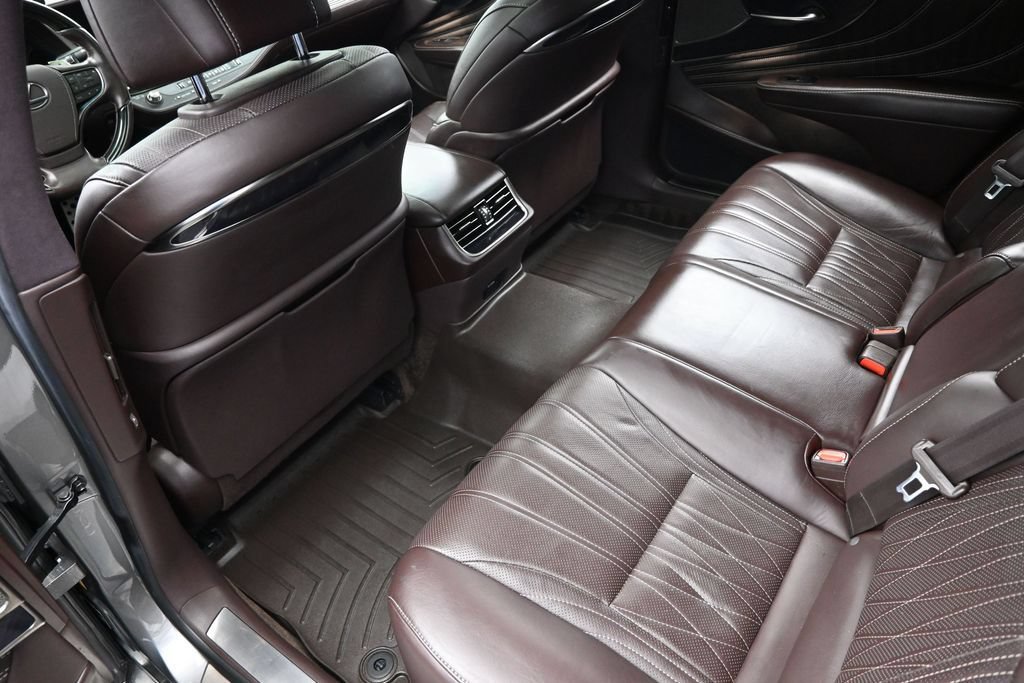 Used 2018 Lexus LS 500 w/ Interior Upgrade Package RWD image 18