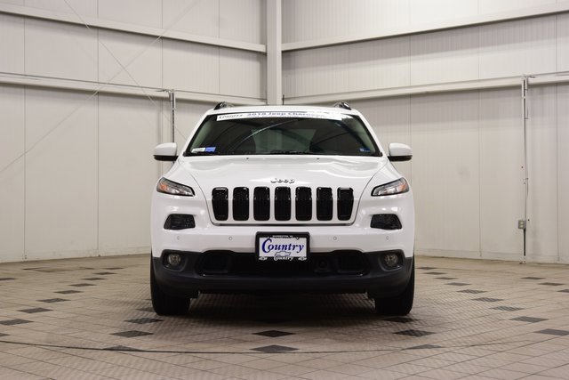 Used 2018 Jeep Cherokee Limited w/ Technology Group image 2