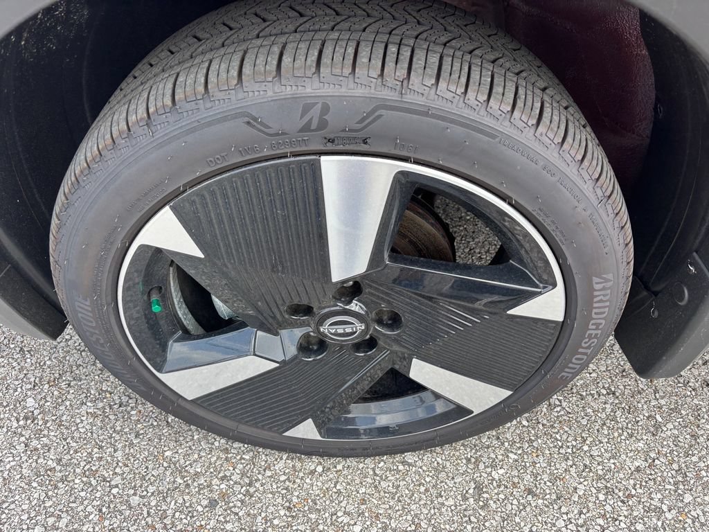New 2025 Nissan Kicks SR FWD image 5