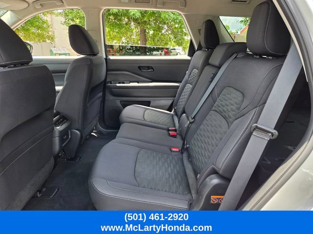 Used 2025 Nissan Pathfinder SV AWD/4WD image 11