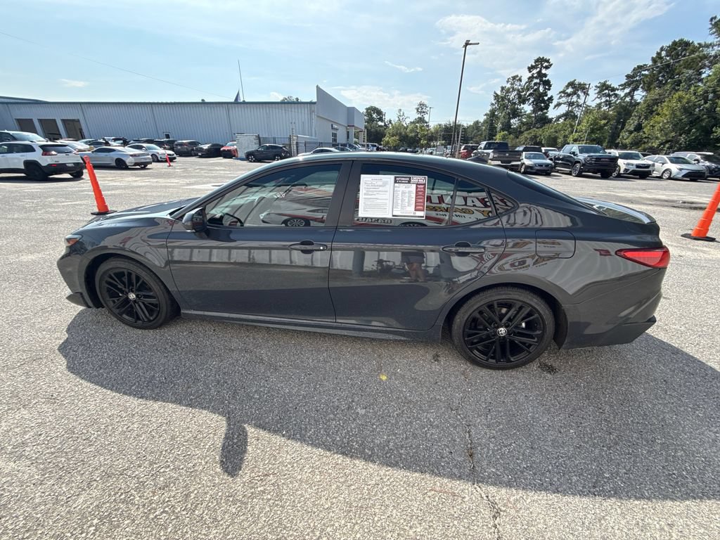 Used 2025 Toyota Camry SE w/ Convenience Package FWD image 5