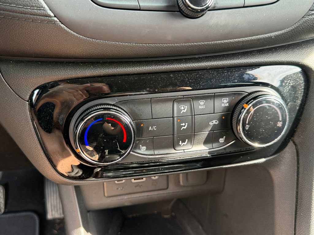 Used 2020 Buick Encore GX Preferred w/ Cold Weather Comfort Package AWD/4WD image 28