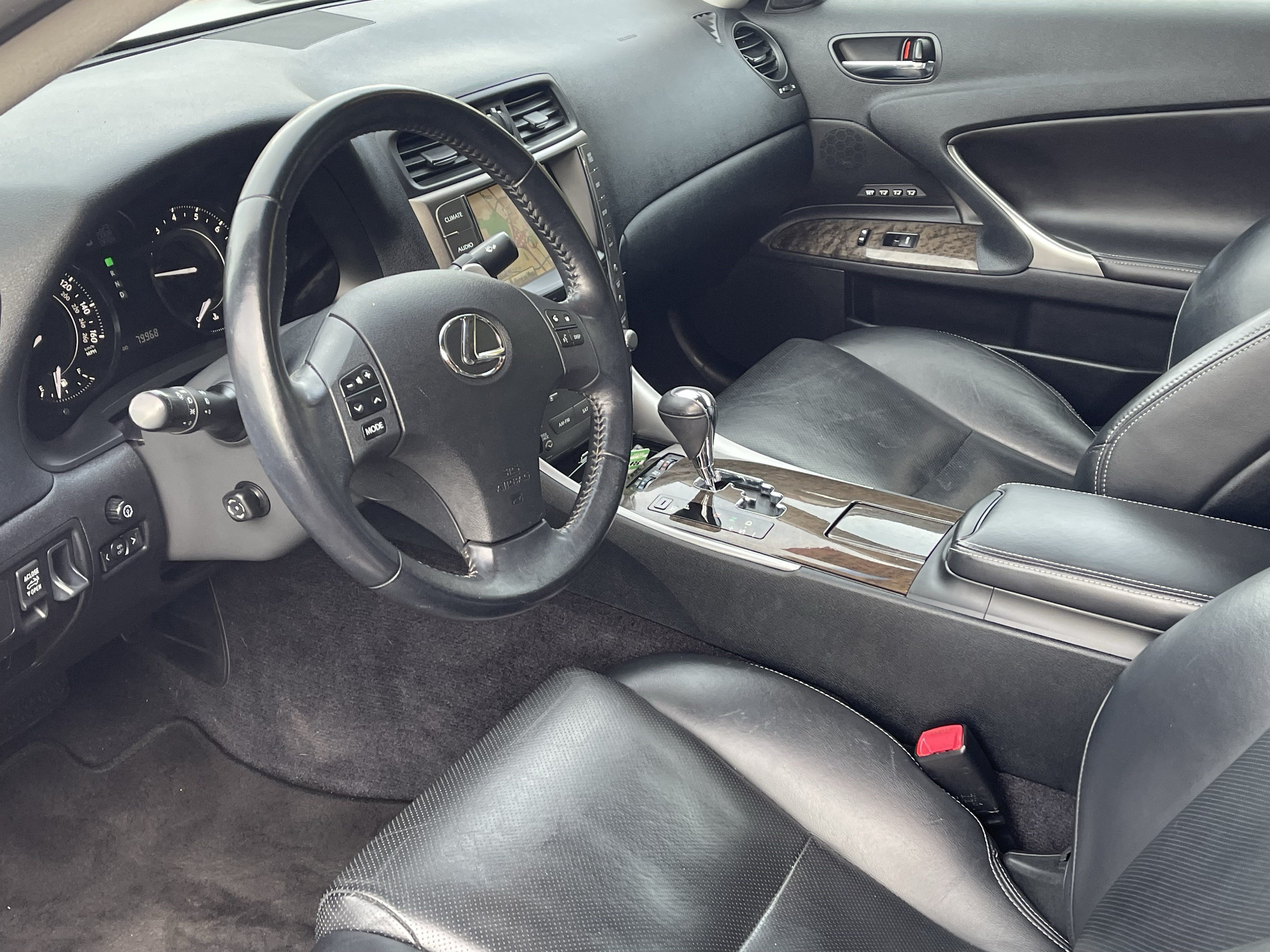 Used 2010 Lexus IS 250C w/ Luxury Pkg RWD image 10