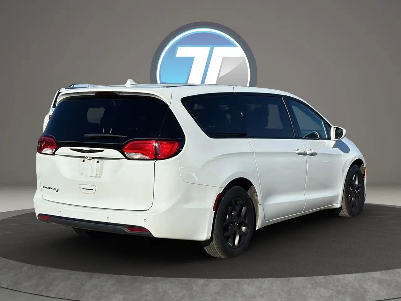 Used 2020 Chrysler Pacifica Touring w/ S Appearance Package FWD image 7