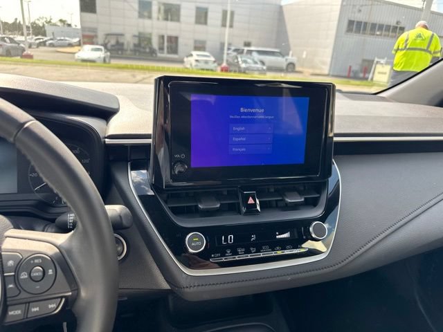 Used 2023 Toyota Corolla SE w/ Carpet Mat Package (TMS) FWD image 16
