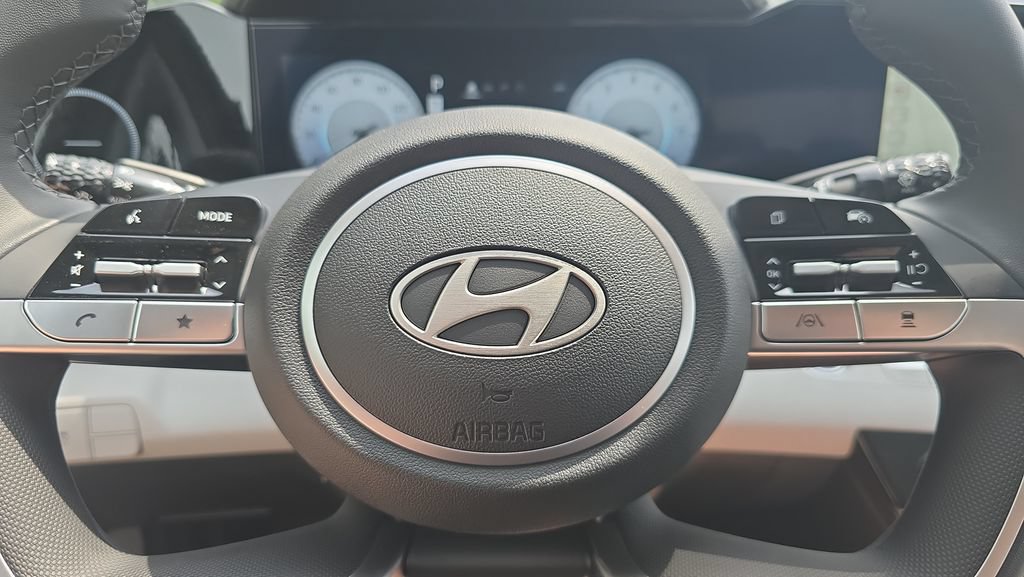New 2026 Hyundai Elantra Limited FWD image 12