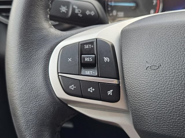 Used 2023 Ford Explorer XLT AWD/4WD image 36