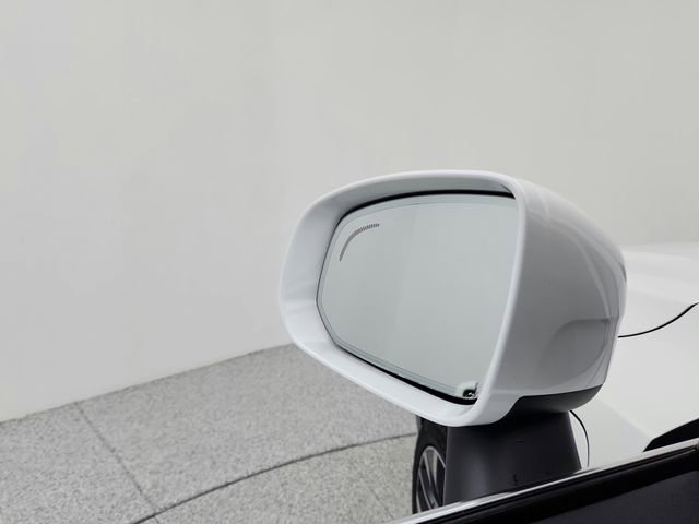 New 2025 Volvo XC90 T8 Plus w/ Protection Package Premier image 27