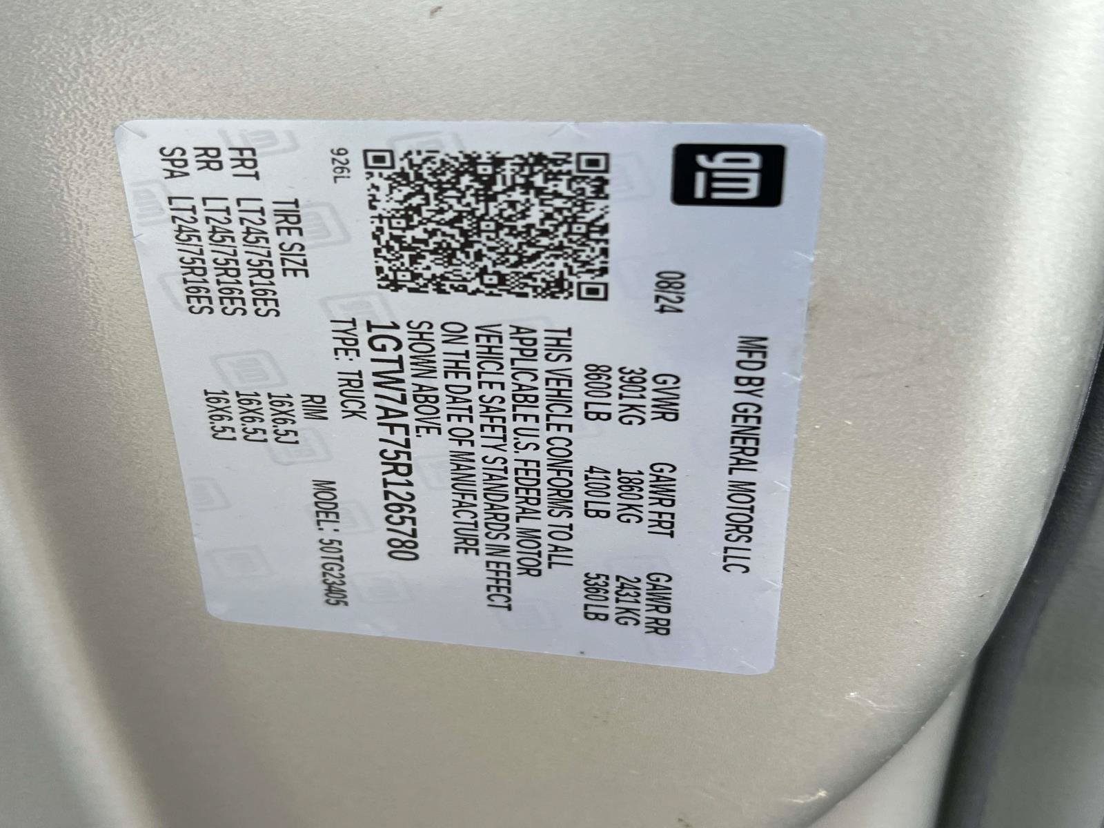 Used 2024 GMC Savana 2500 RWD image 30
