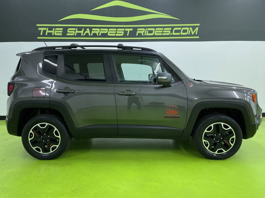 Used 2016 Jeep Renegade Trailhawk w/ Premium Trailhawk Package image 6