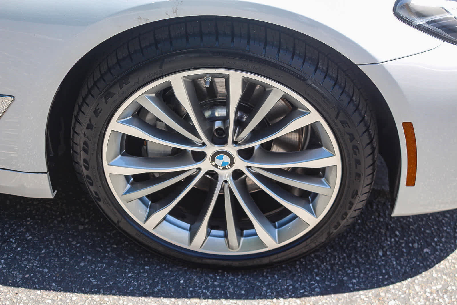 Certified 2023 BMW 530i w/ Convenience Package RWD image 9
