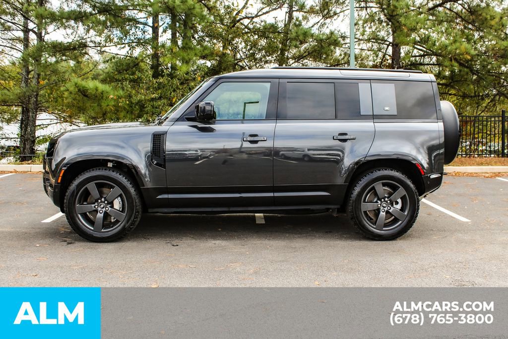 Used 2024 Land Rover Defender 110 X-Dynamic SE image 6