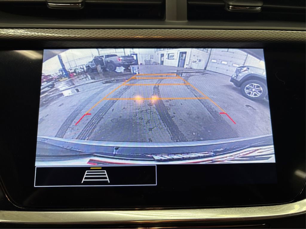 Used 2023 Buick Encore GX Select AWD/4WD image 32