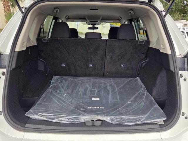Used 2024 Nissan Rogue S FWD image 13