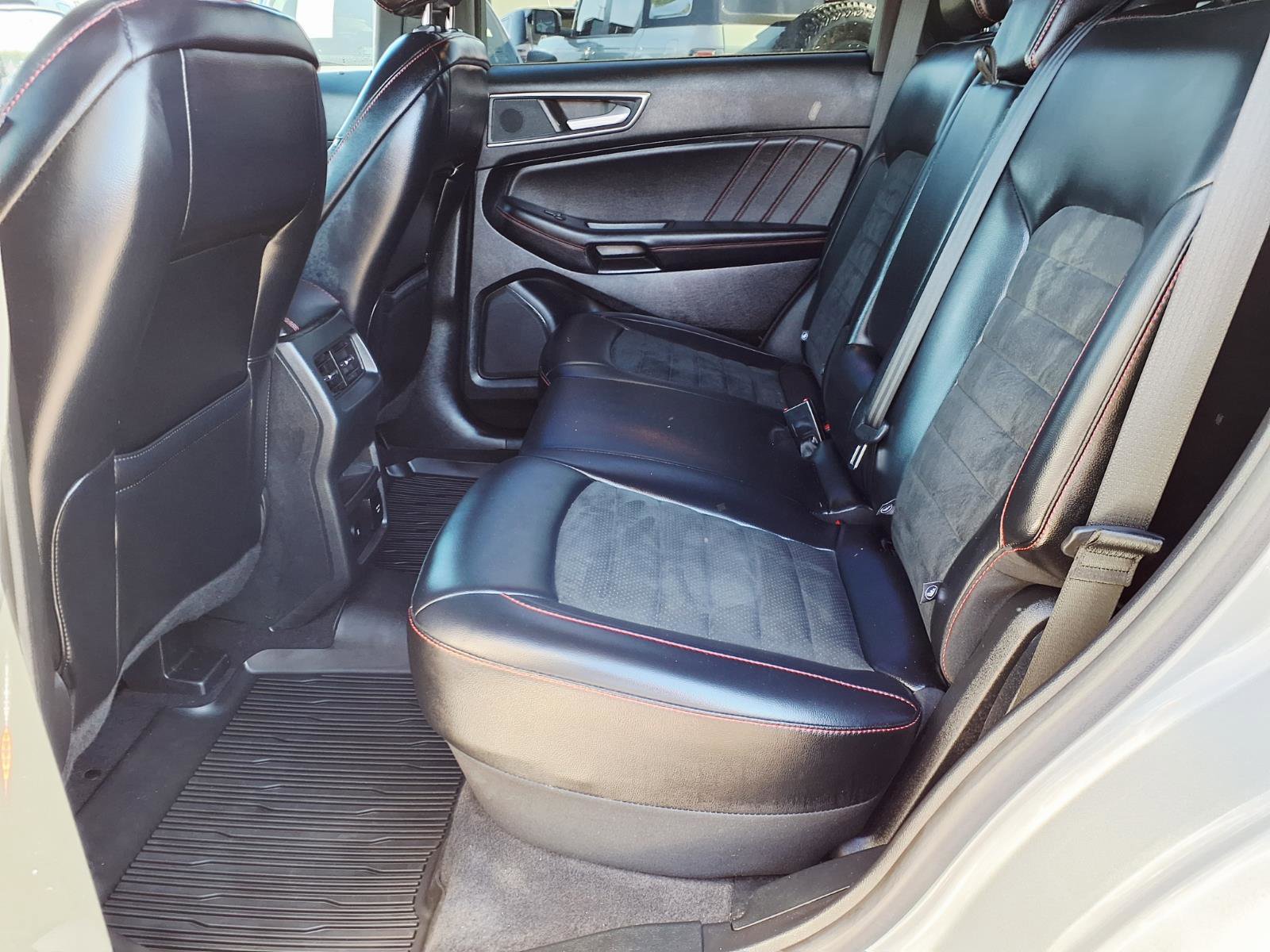 Certified 2023 Ford Edge ST-Line image 17