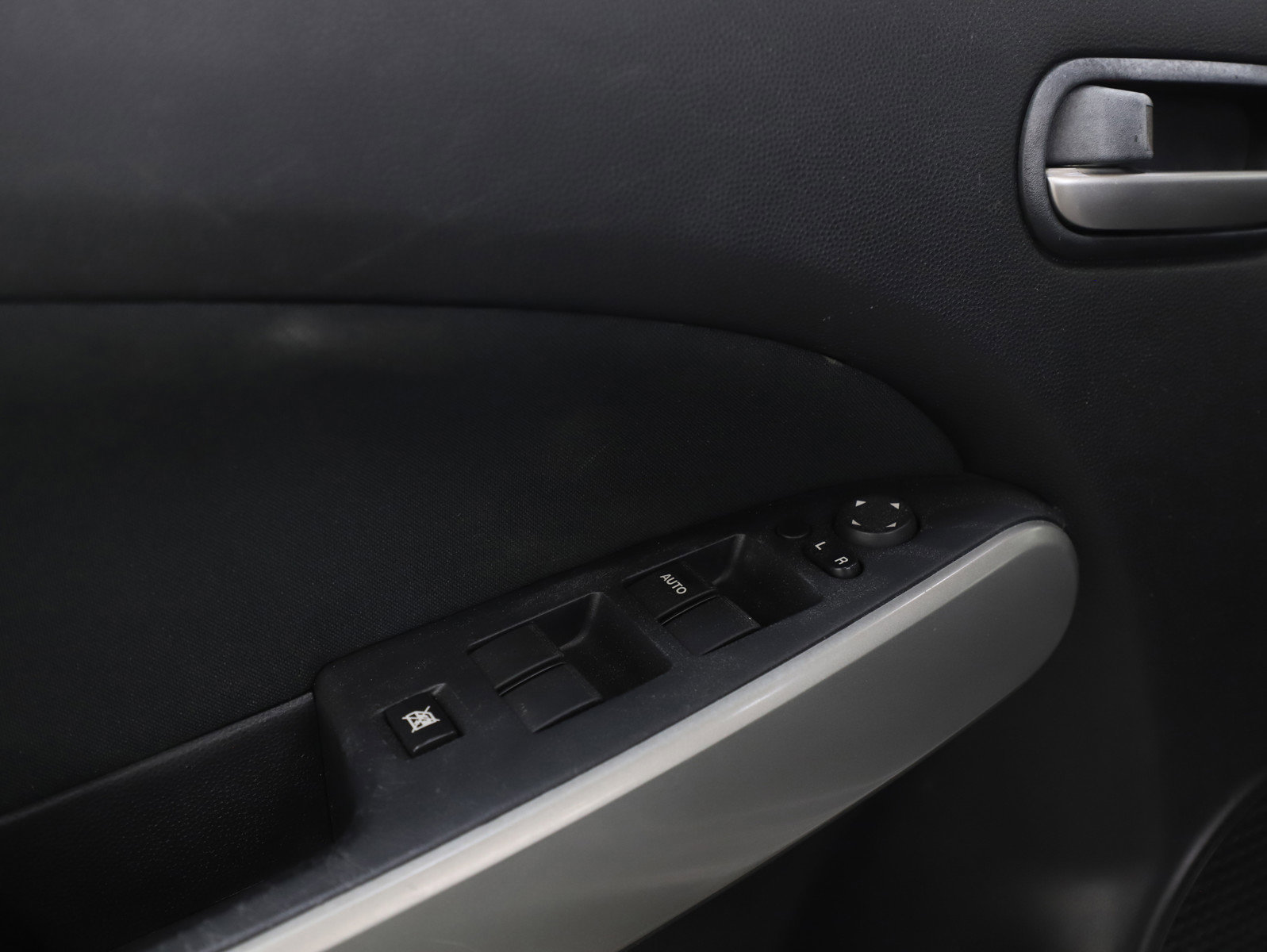 Used 2012 MAZDA MAZDA2 Touring image 19