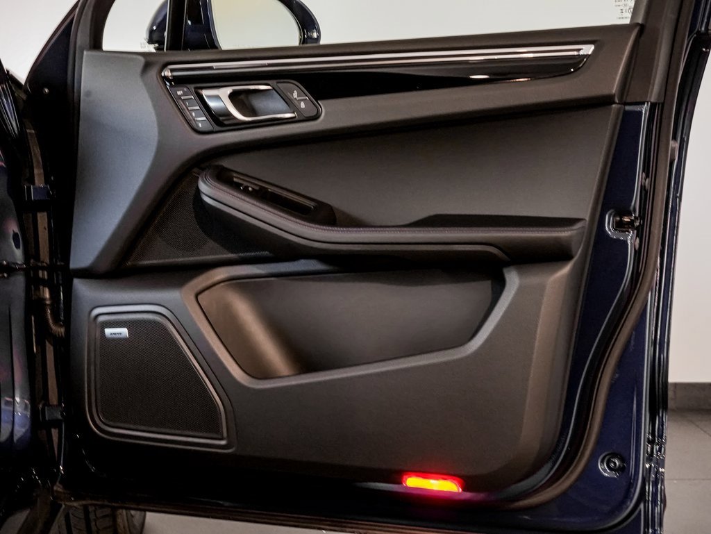 New 2026 Porsche Macan image 27