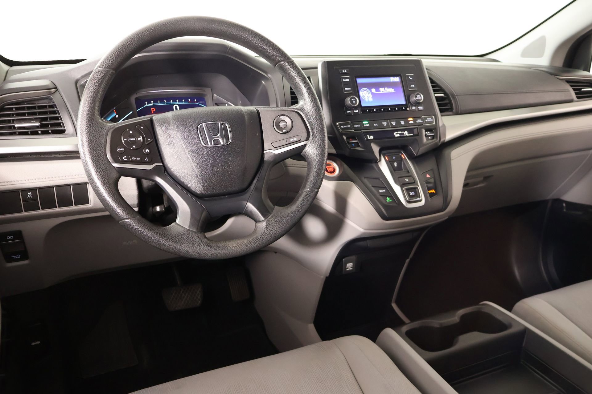 Used 2018 Honda Odyssey LX image 2