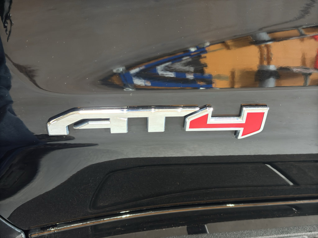 Used 2025 GMC Sierra 1500 AT4 w/ AT4 Premium Package AWD/4WD image 13