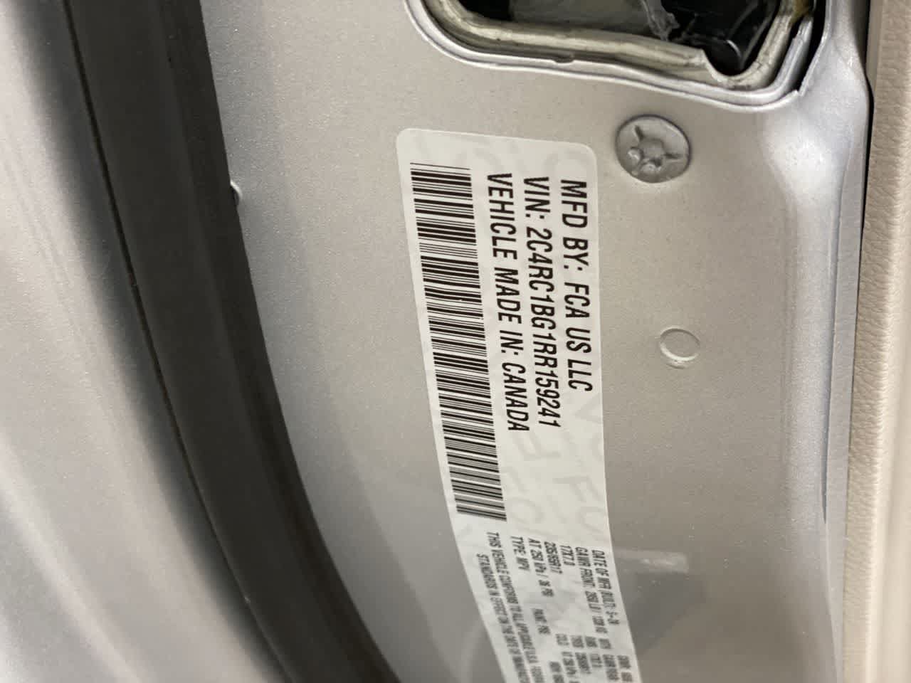 Used 2024 Chrysler Pacifica Touring-L FWD image 29