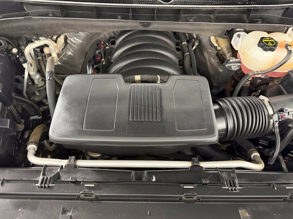 Used 2025 GMC Yukon Elevation AWD/4WD image 23