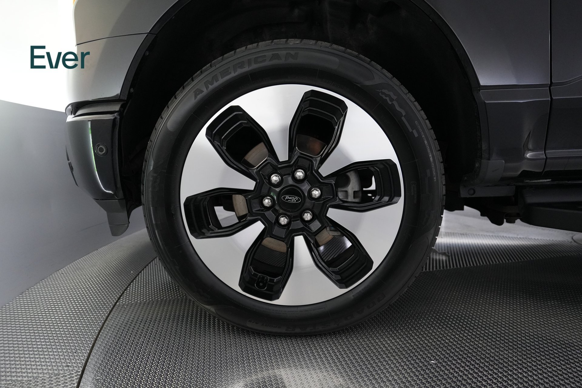 Used 2023 Ford F150 Lightning Platinum AWD/4WD image 13