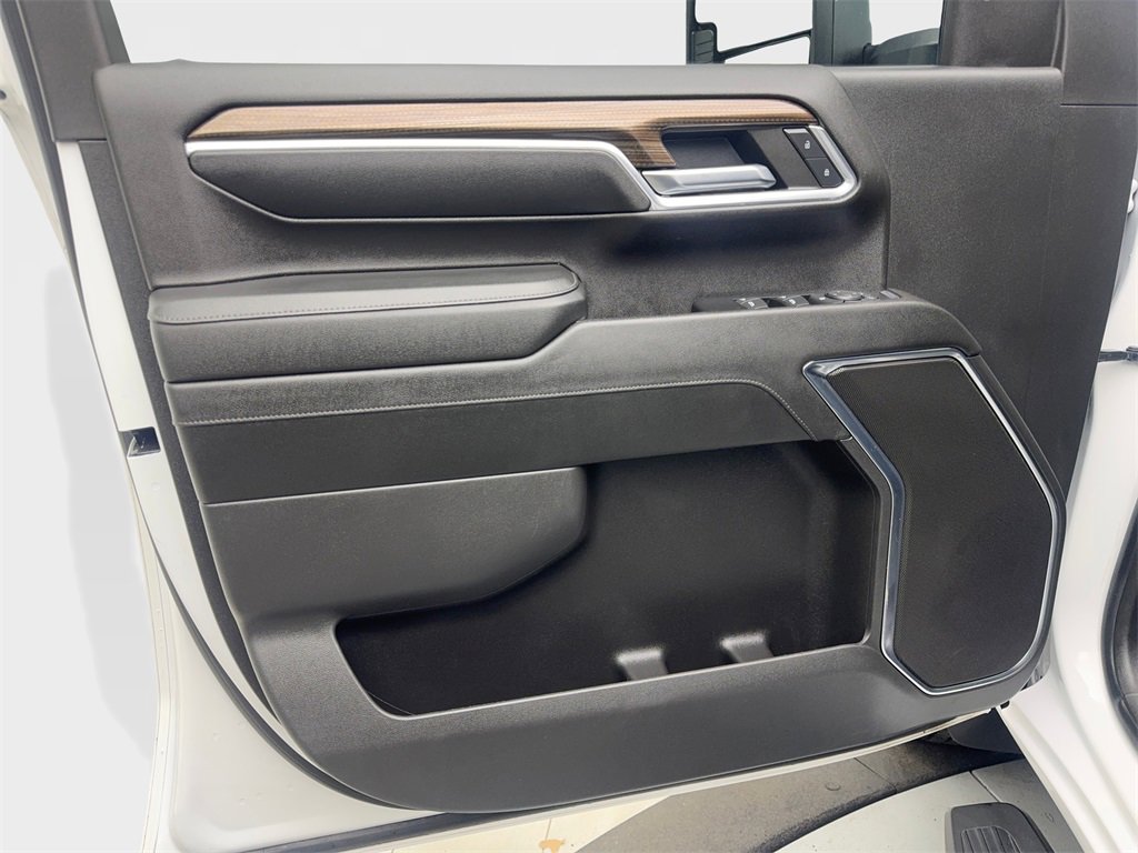 Used 2024 Chevrolet Silverado 2500 LT image 34