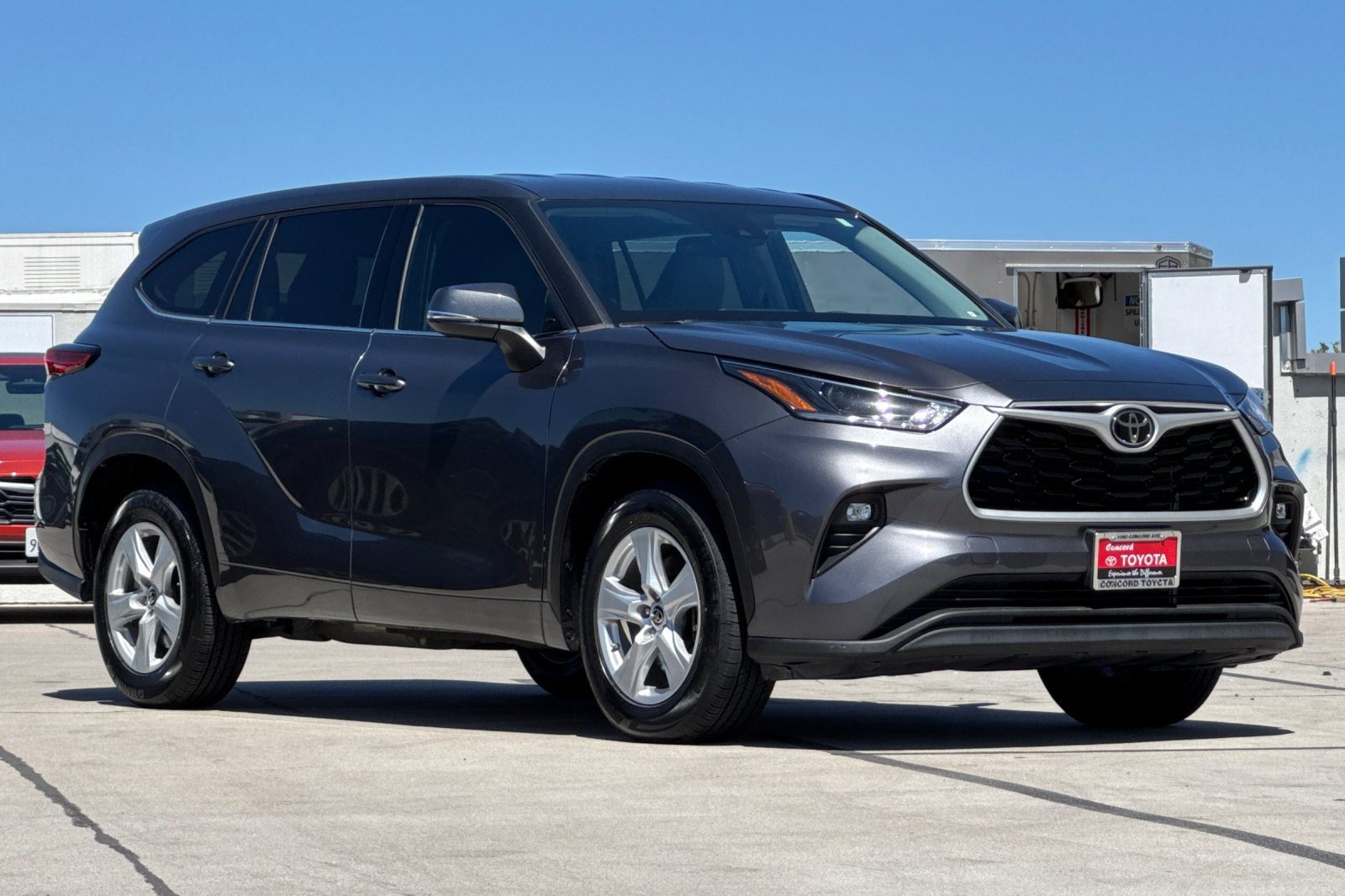 Used 2021 Toyota Highlander LE FWD image 7