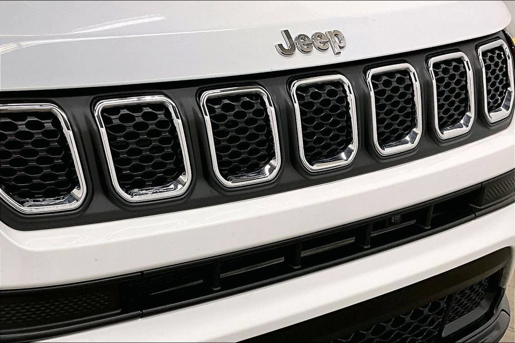Used 2023 Jeep Compass Sport AWD/4WD image 32