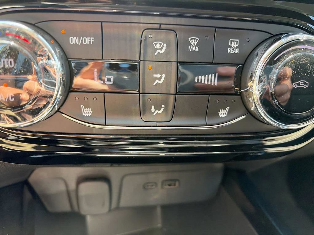 New 2026 Chevrolet Trax ACTIV w/ Driver Confidence Package FWD image 20