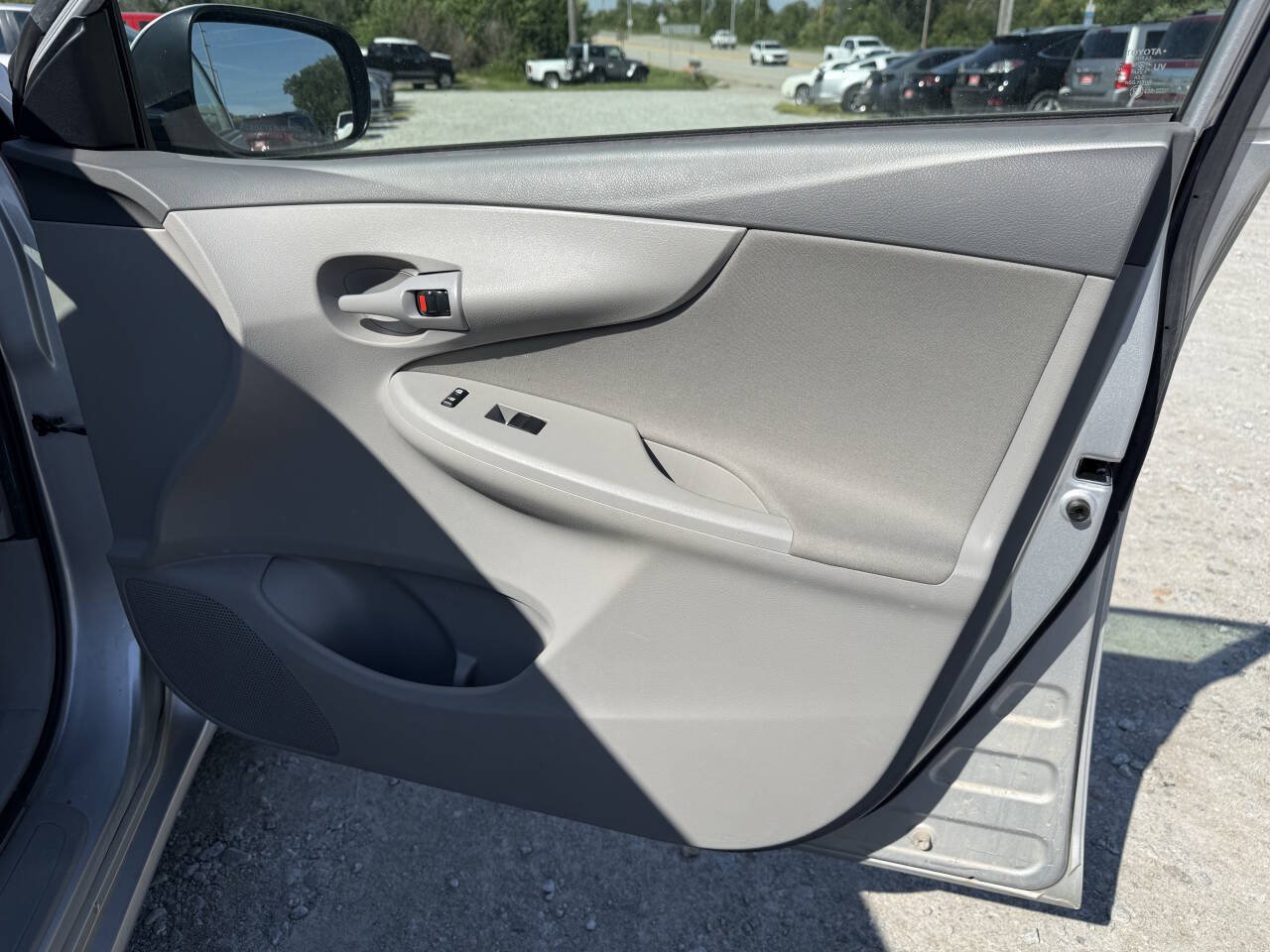 Used 2009 Toyota Corolla LE FWD image 13