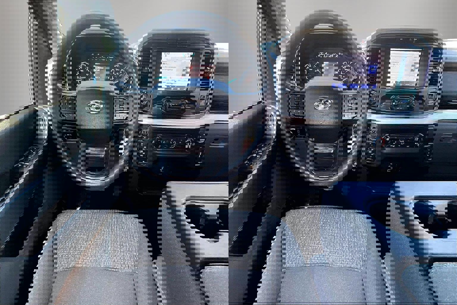 Used 2022 Ford F150 XLT w/ Trailer Tow Package image 9