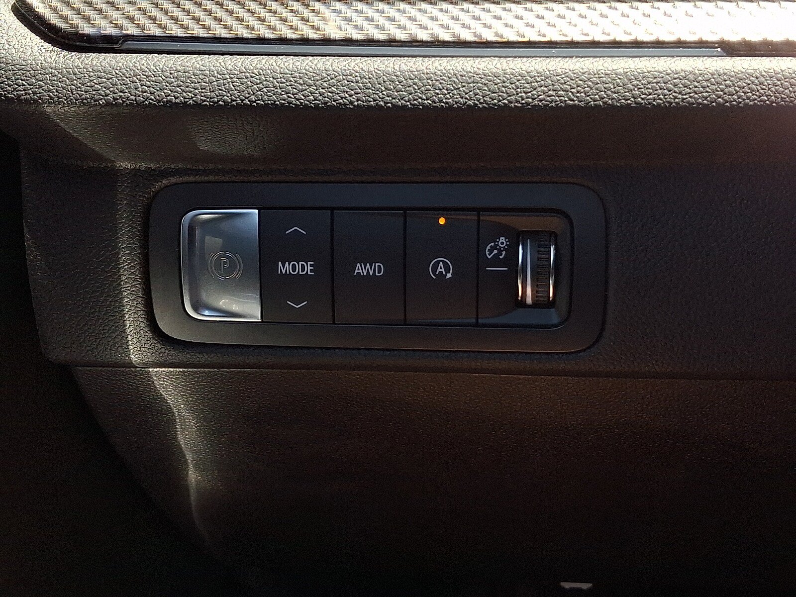 Used 2025 Chevrolet Traverse High Country w/ LPO, Floor Liner Package AWD/4WD image 24