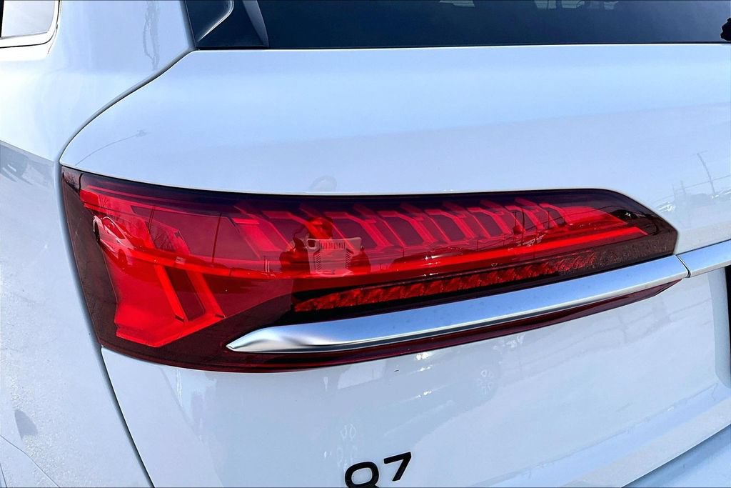 Used 2025 Audi Q7 3.0T Premium Plus AWD/4WD image 42