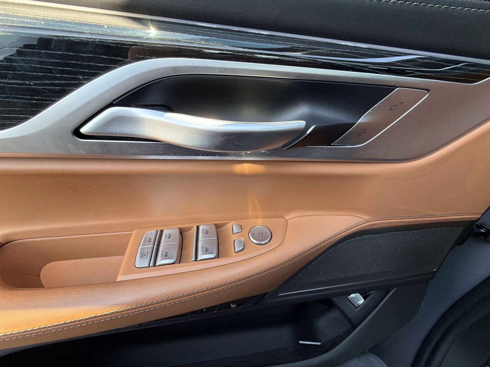 Used 2022 BMW 750i xDrive w/ Executive Package image 15