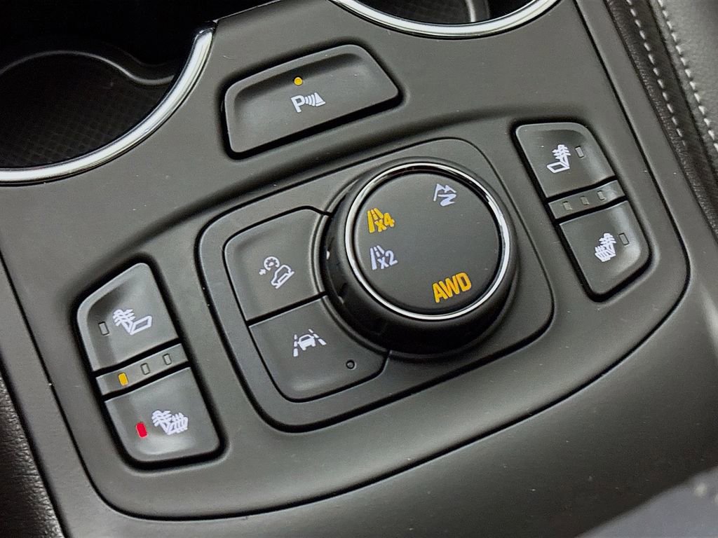 Certified 2024 GMC Terrain SLT w/ Infotainment Package II image 39