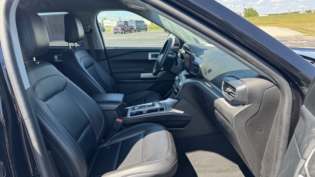 Used 2023 Ford Explorer XLT w/ Equipment Group 202A image 19