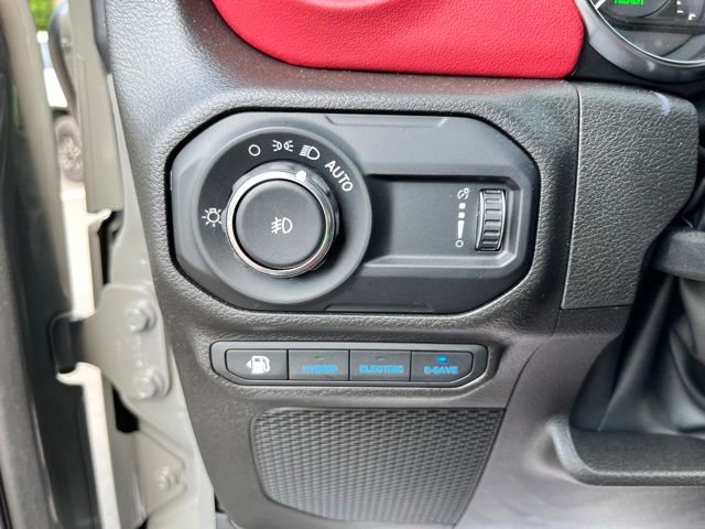 Used 2023 Jeep Wrangler Unlimited Rubicon 4xe image 30