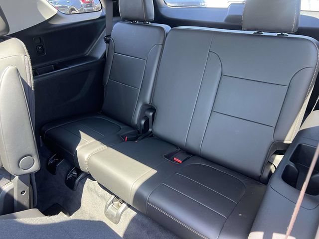 Certified 2020 Chevrolet Traverse LT w/ LT Premium Package AWD/4WD image 12