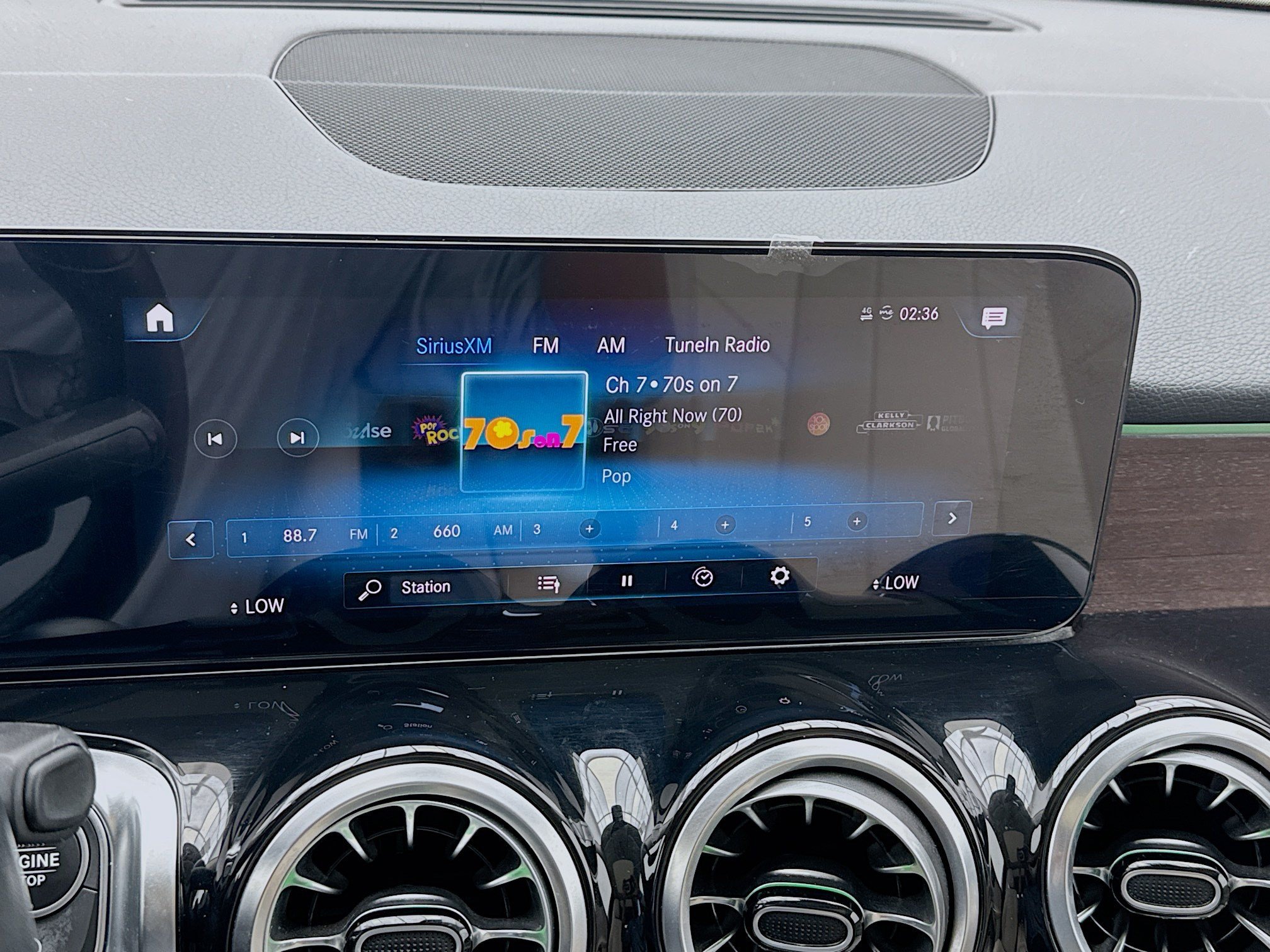 Used 2023 Mercedes-Benz GLB 250 image 11