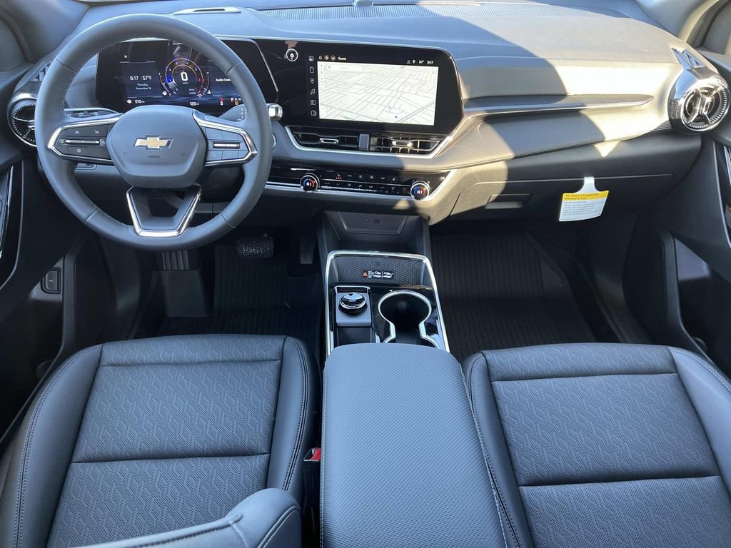 New 2026 Chevrolet Equinox LT w/ Convenience Package II image 3