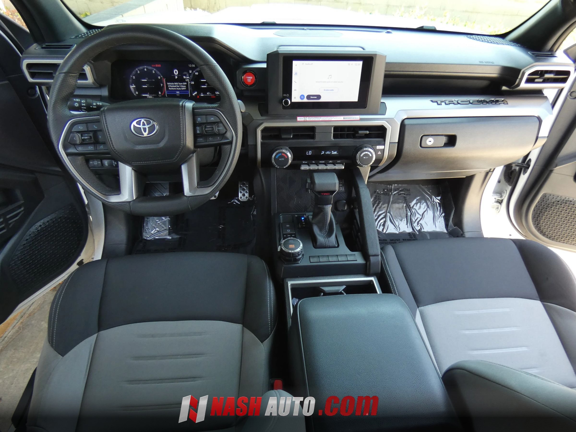 Used 2025 Toyota Tacoma TRD Sport AWD/4WD image 27