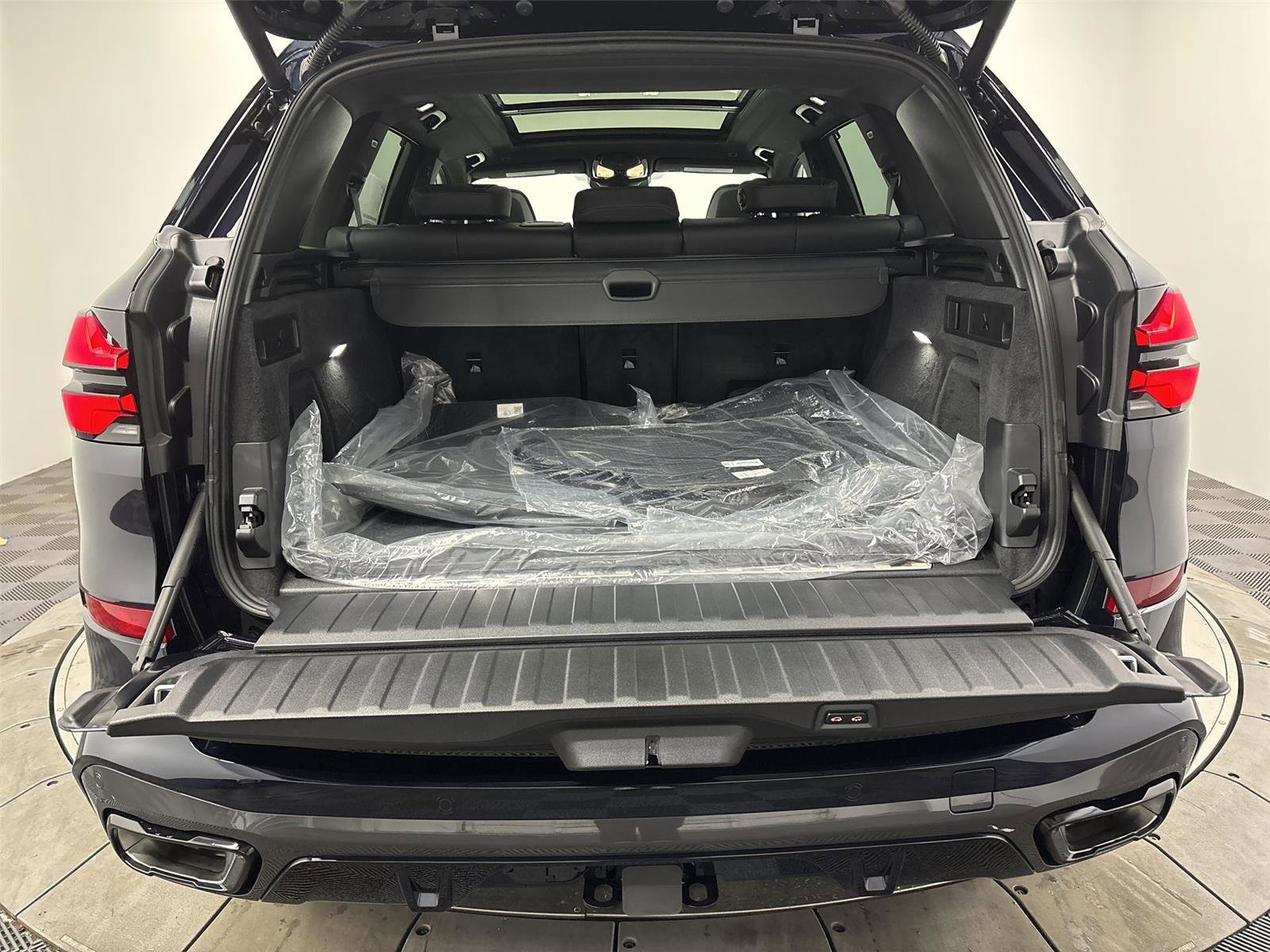 New 2026 BMW X5 xDrive50e w/ Executive Package AWD/4WD image 21