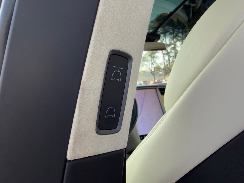 Used 2019 Tesla Model X 75D image 28