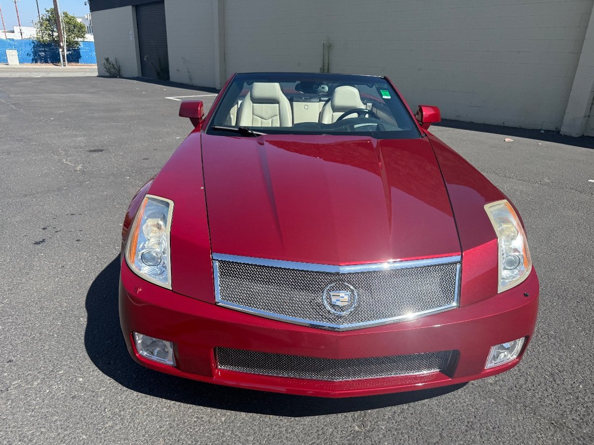 Used 2006 Cadillac XLR V RWD image 4