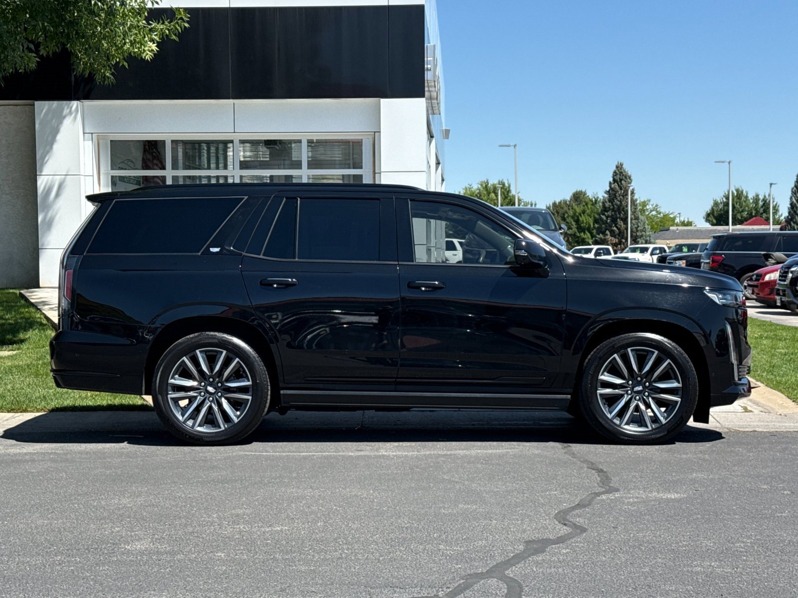 Used 2021 Cadillac Escalade Sport Platinum image 2