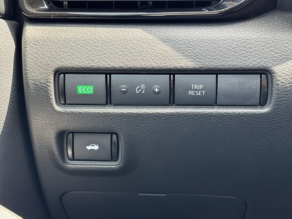 Used 2025 Nissan Sentra SV FWD image 29