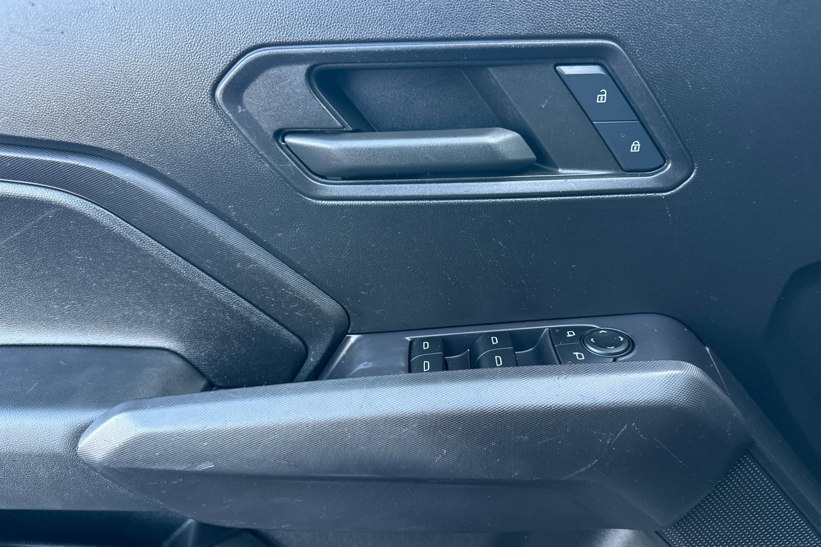 Used 2023 Chevrolet Colorado W/T image 11