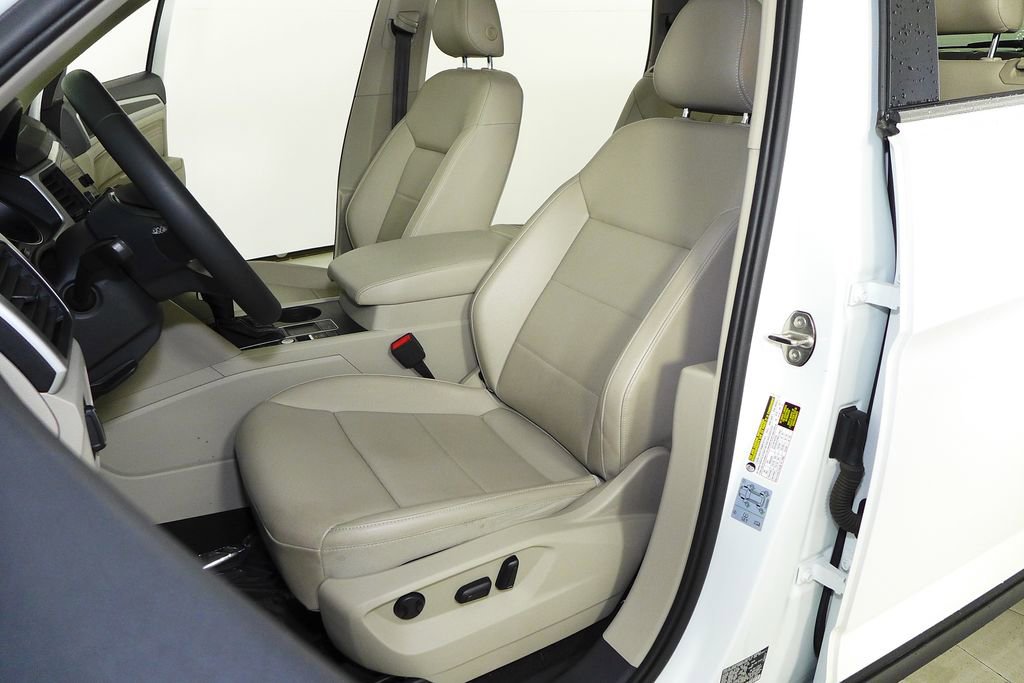 Used 2021 Volkswagen Atlas SE w/ Panoramic Sunroof Package image 23